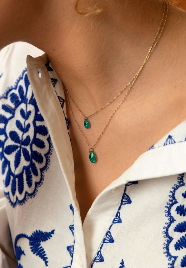 Viistehiottu päärynäriipuskaulakoru Js.0049