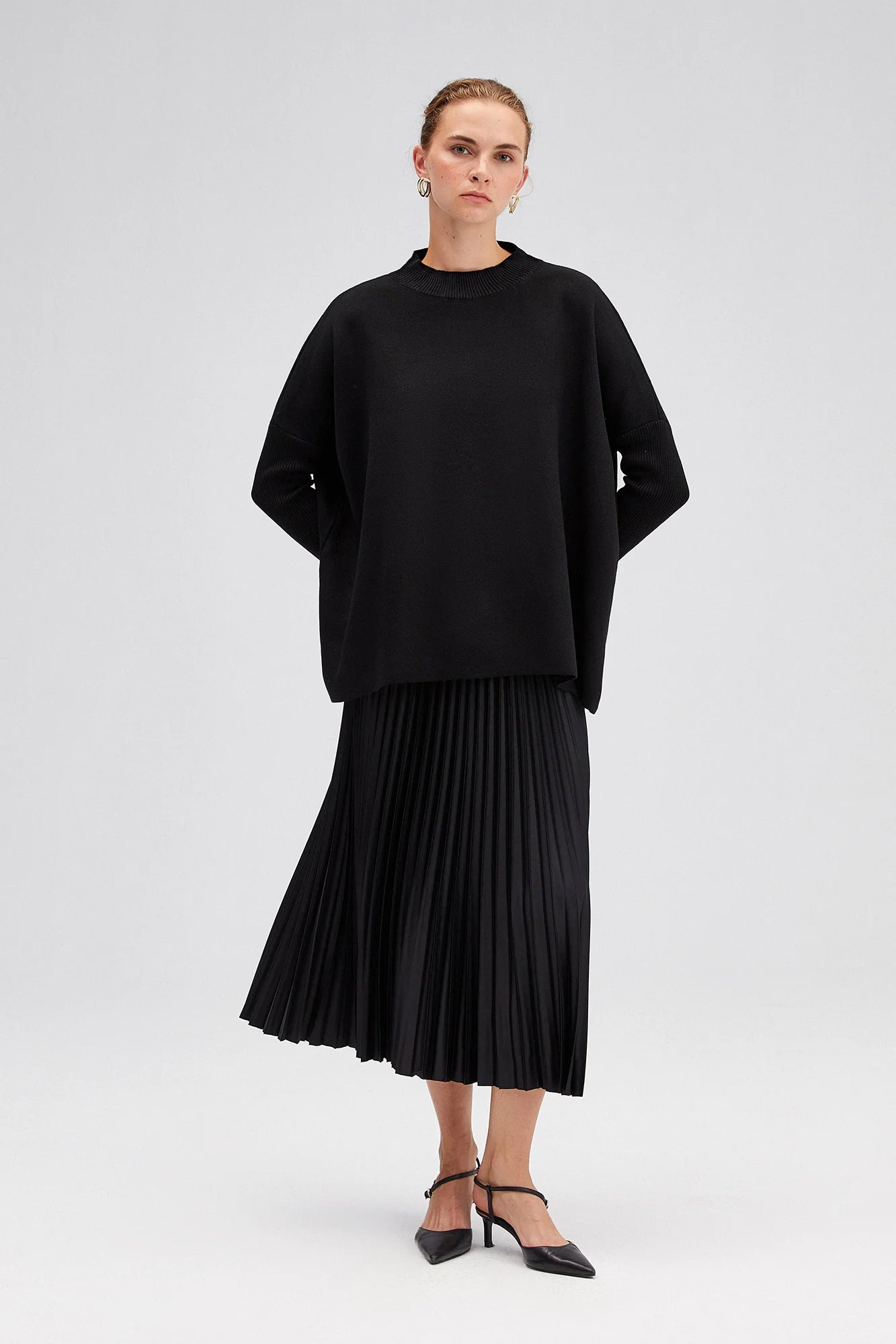 DROP SHOULDER neuletunika - musta