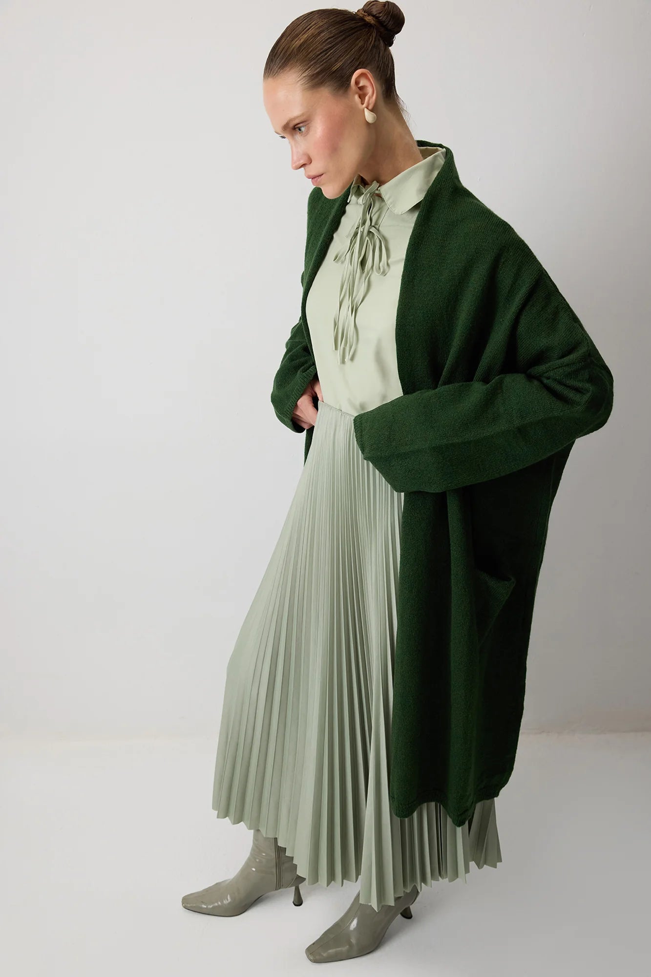 OVERSIZE neuletakkitaskuilla - khaki