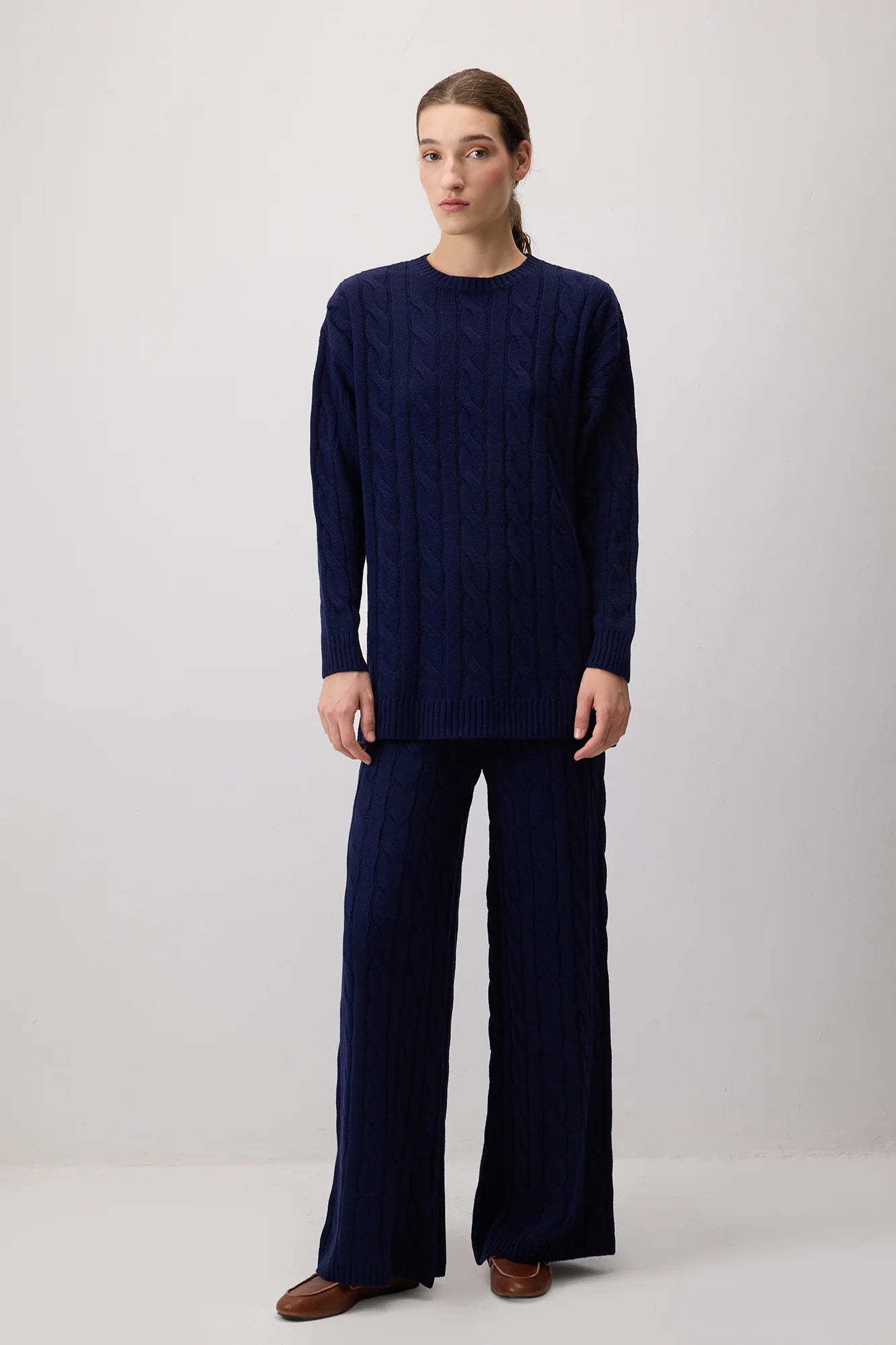 TWISTED PATTERNED neuleasu - laivastonsininen