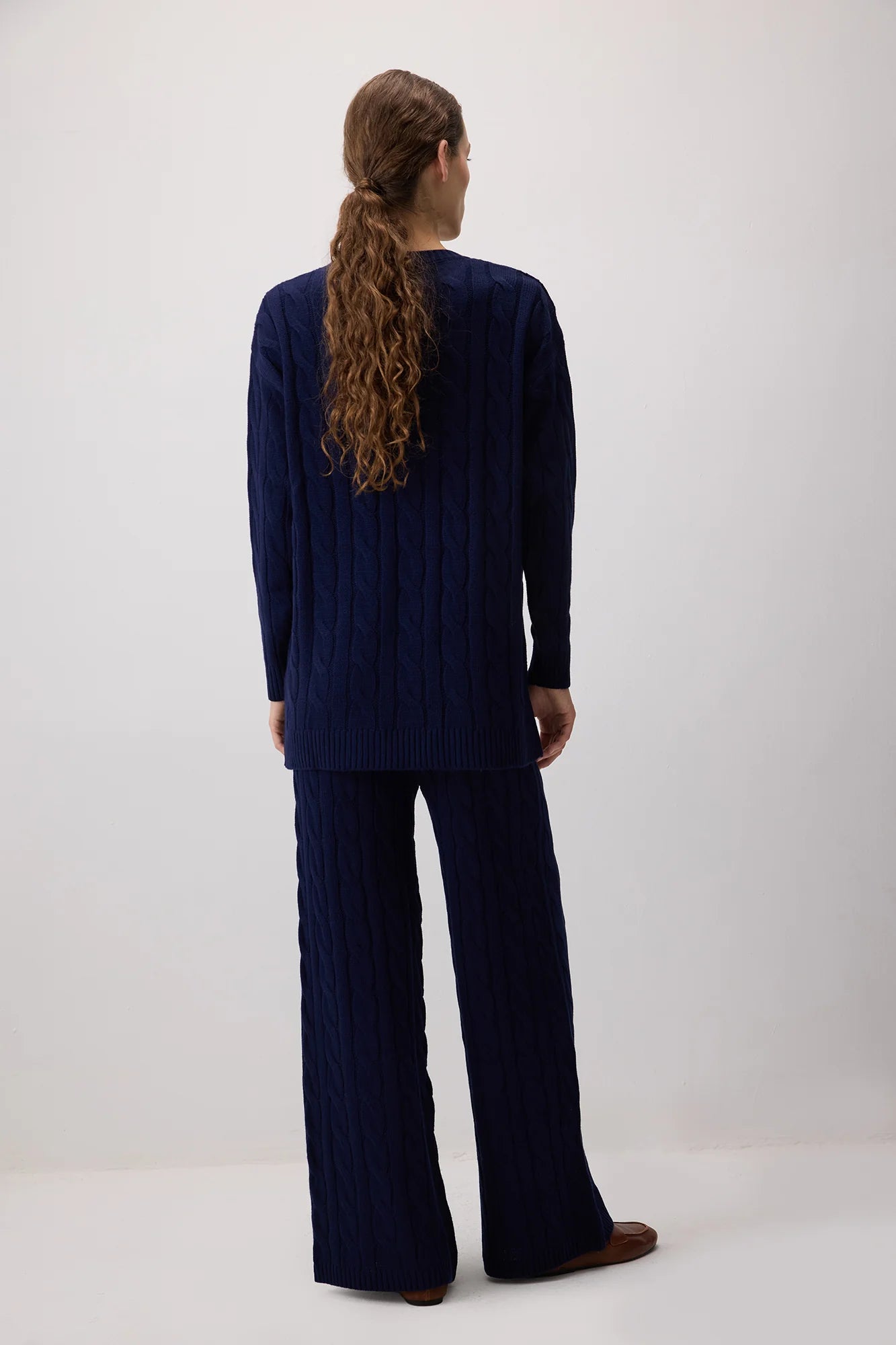 TWISTED PATTERNED neuleasu - laivastonsininen