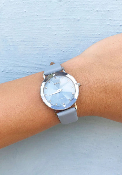 Viistehiottu sveitsiläinen naisten kello J5.604.L