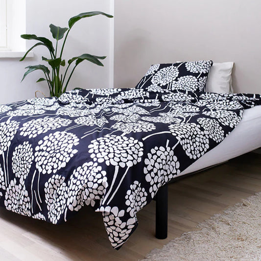 Pussilakanasetti 150 x 210 cm ja 50 x 60 cm Daaliat, Musta/Valkoinen