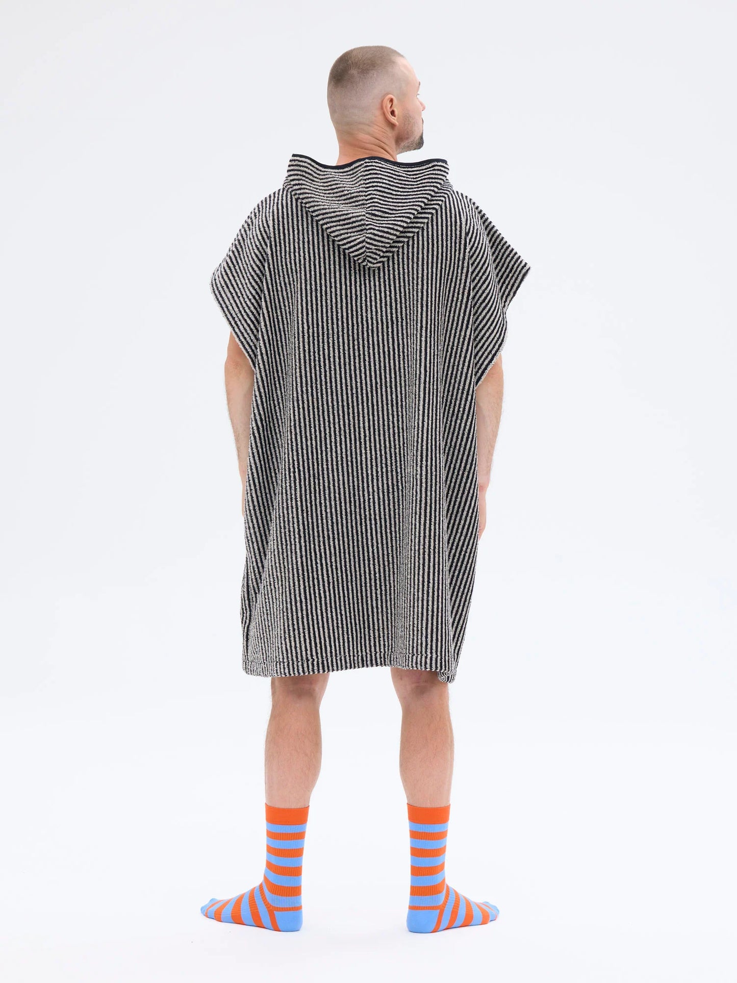 Unisex Poncho Raita, Musta/Hiekka