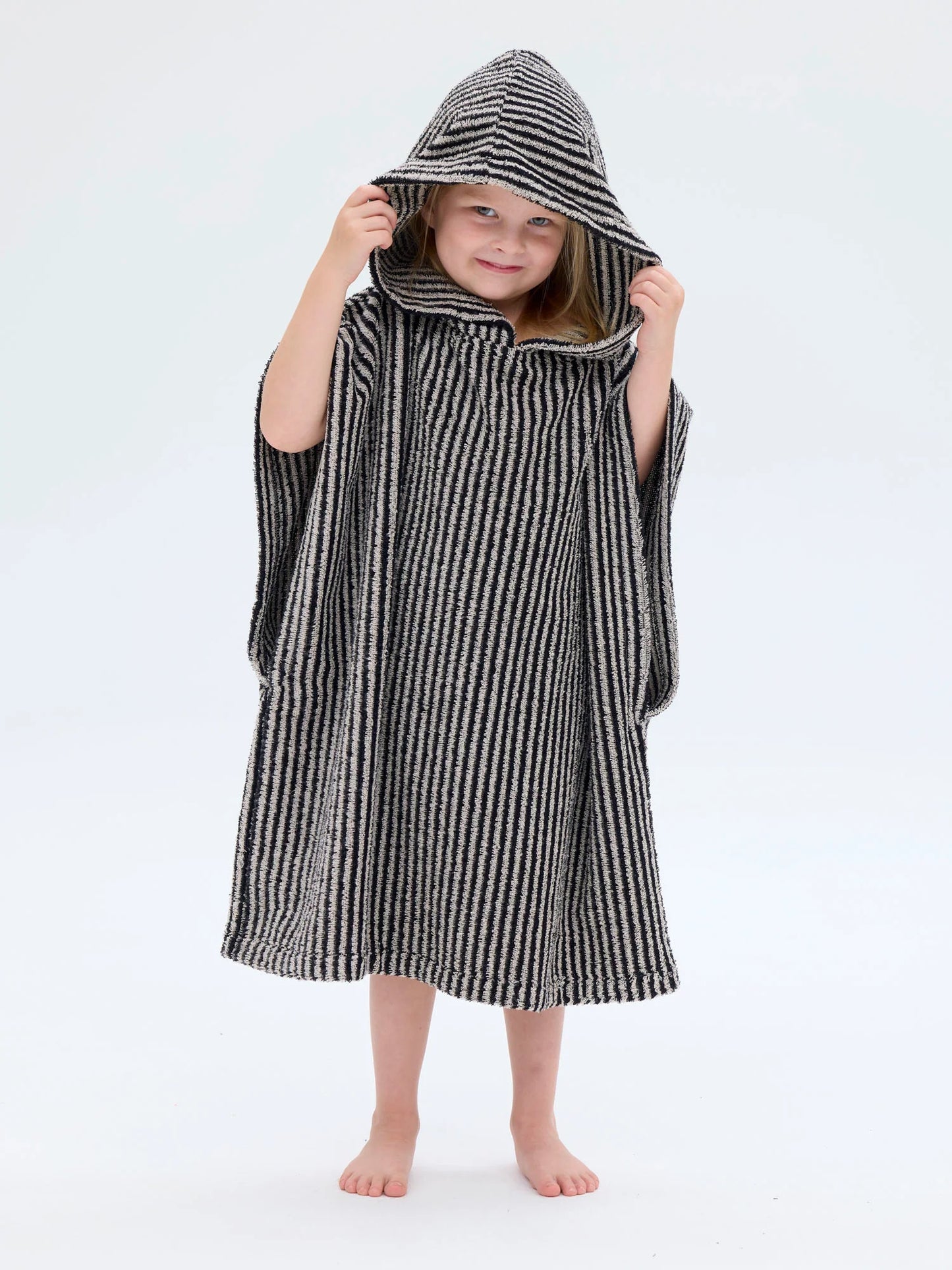 Lasten Poncho Raita, Musta/Hiekka