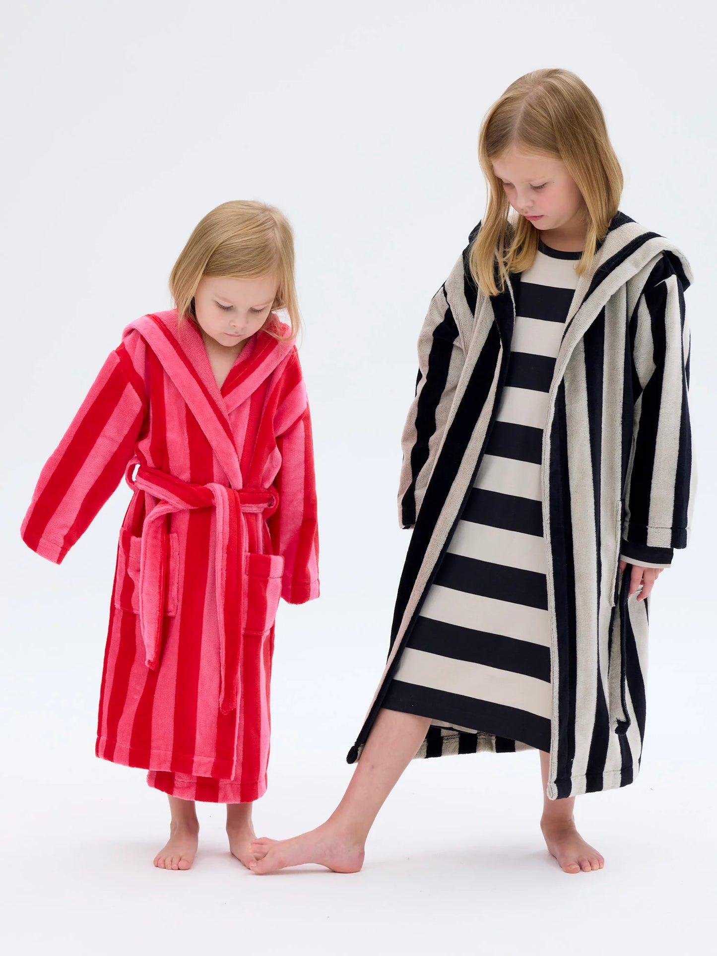 Lasten Velourkylpytakki Raita, Musta/Hiekka