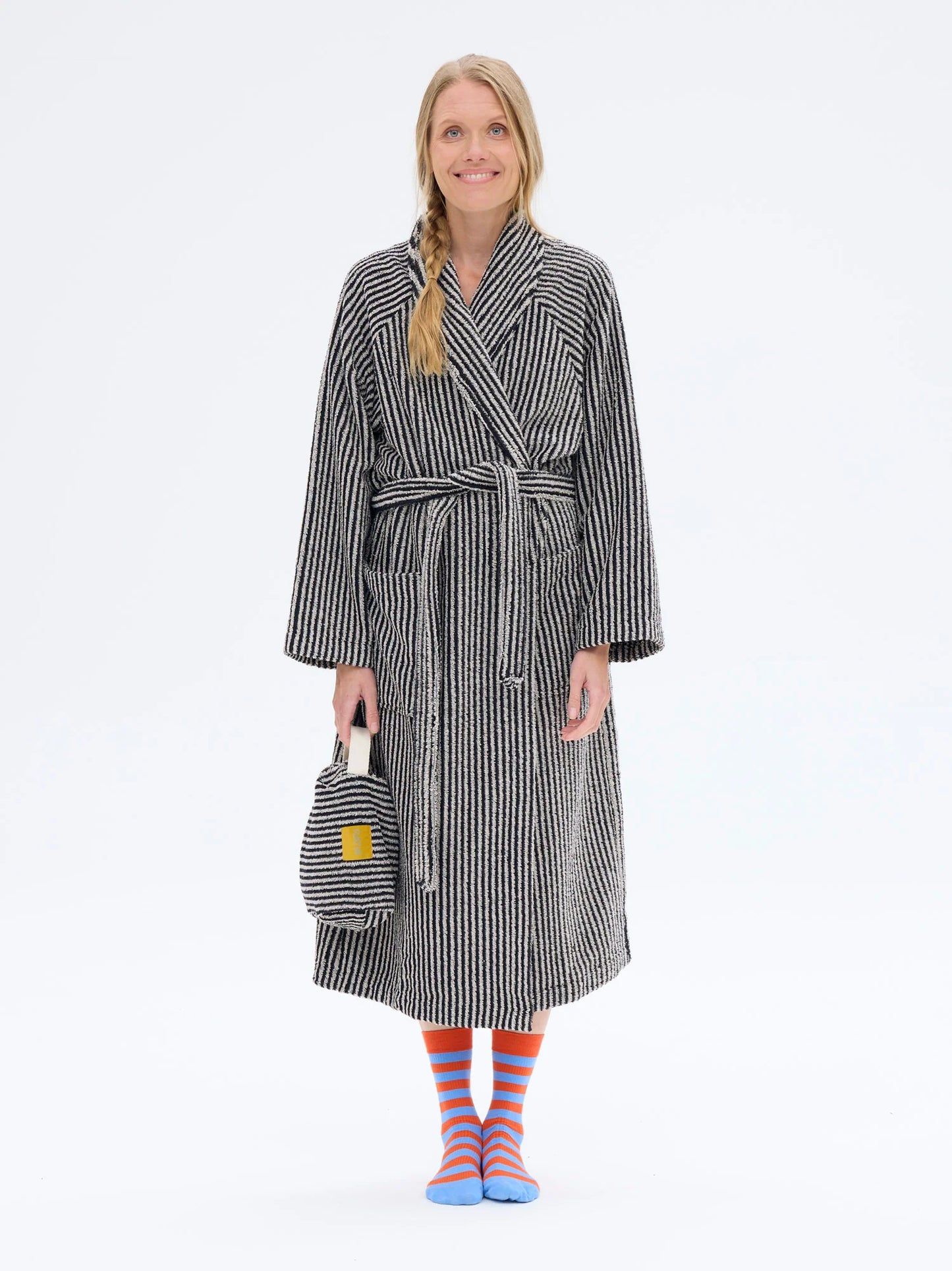 Unisex Kylpytakki Raita, Musta/Hiekka