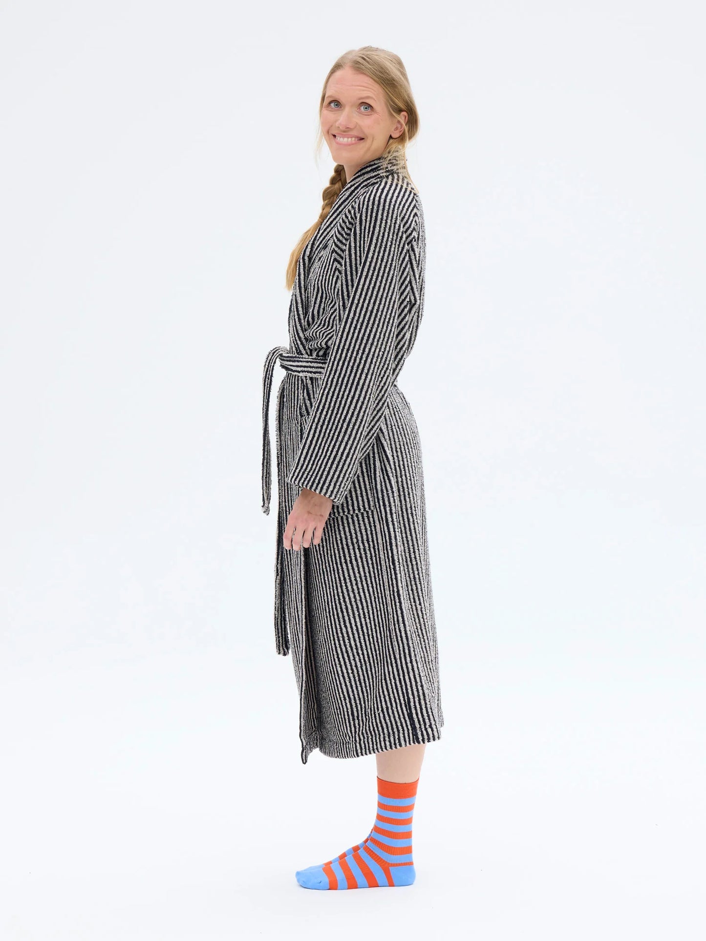 Unisex Kylpytakki Raita, Musta/Hiekka