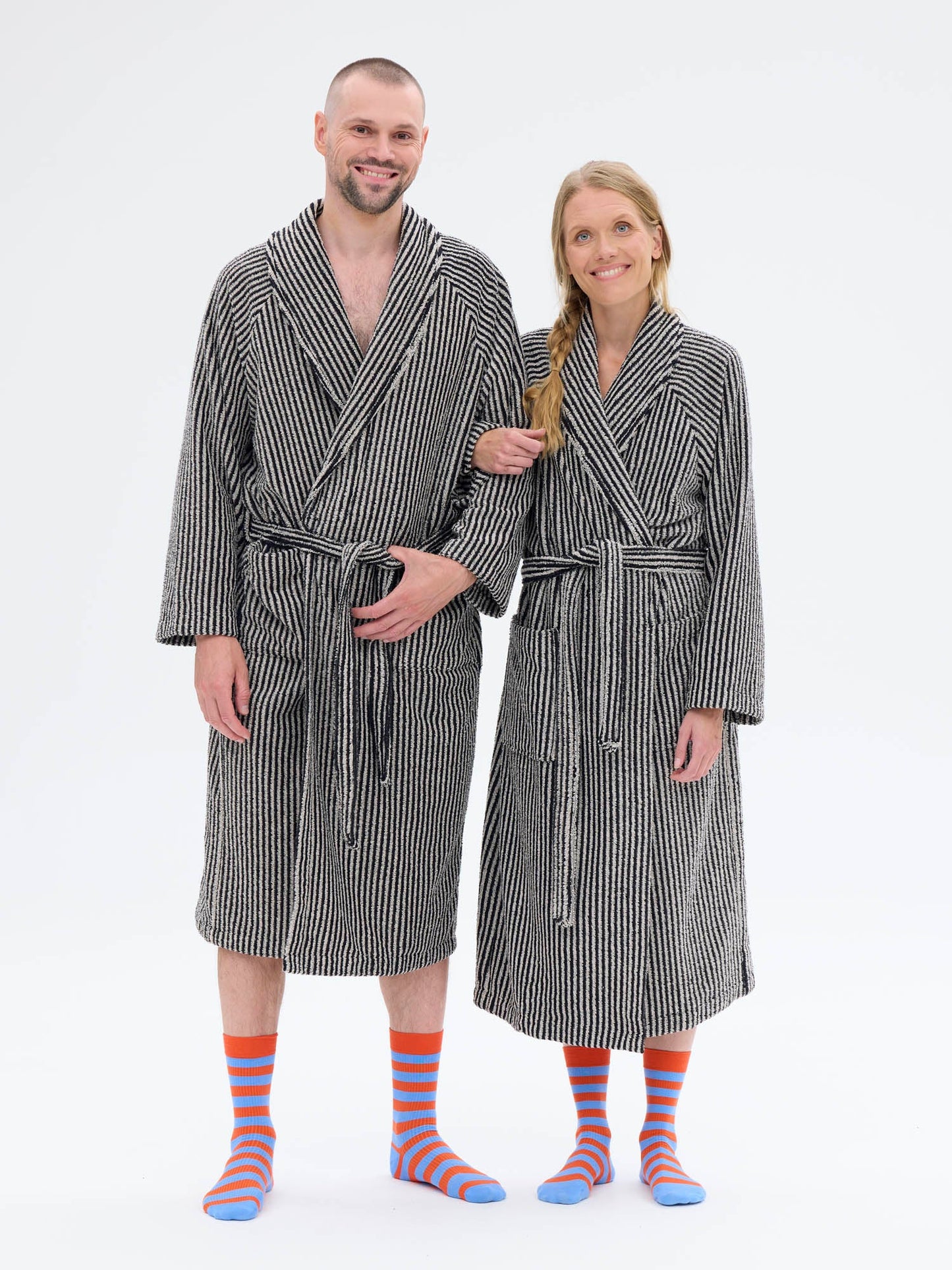 Unisex Kylpytakki Raita, Musta/Hiekka