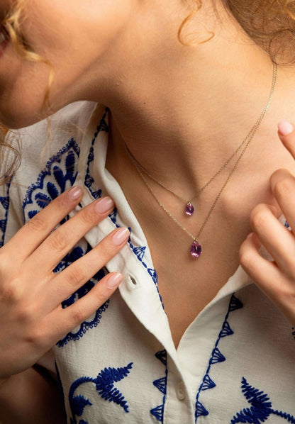 Viistehiottu päärynäriipuskaulakoru Js.0047