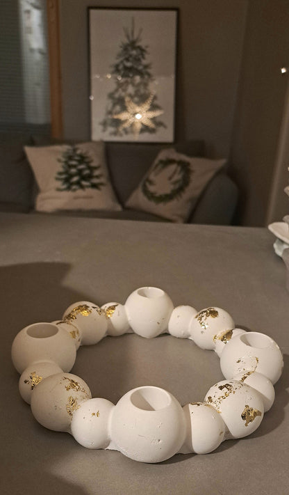 Kynttelikkö - kullattu