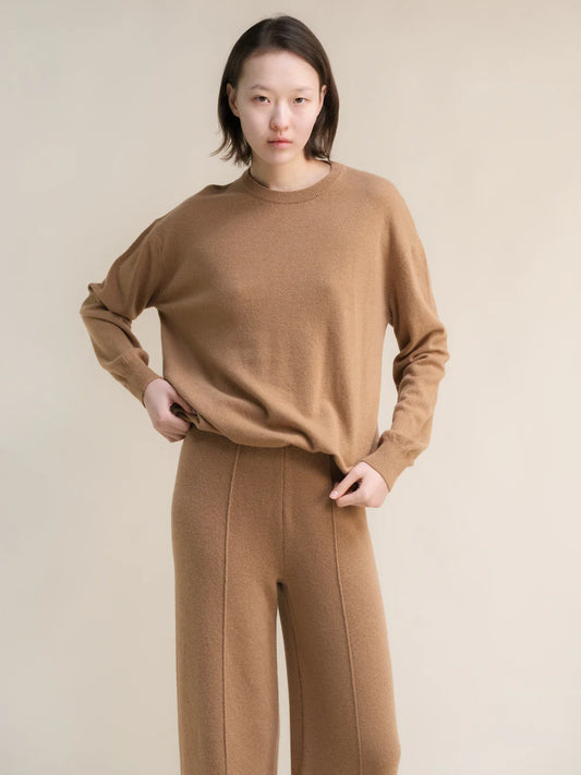 Kashmirsekoitteinen klassinen pyöreäkauluksinen neulepusero