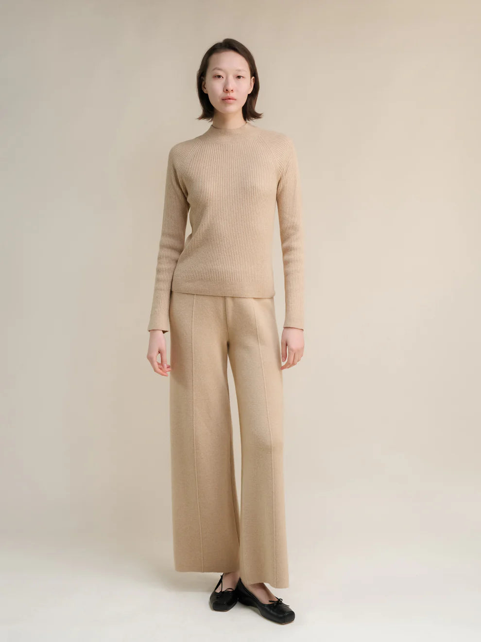 Kashmir-sekoitteiset yksiväriset housut