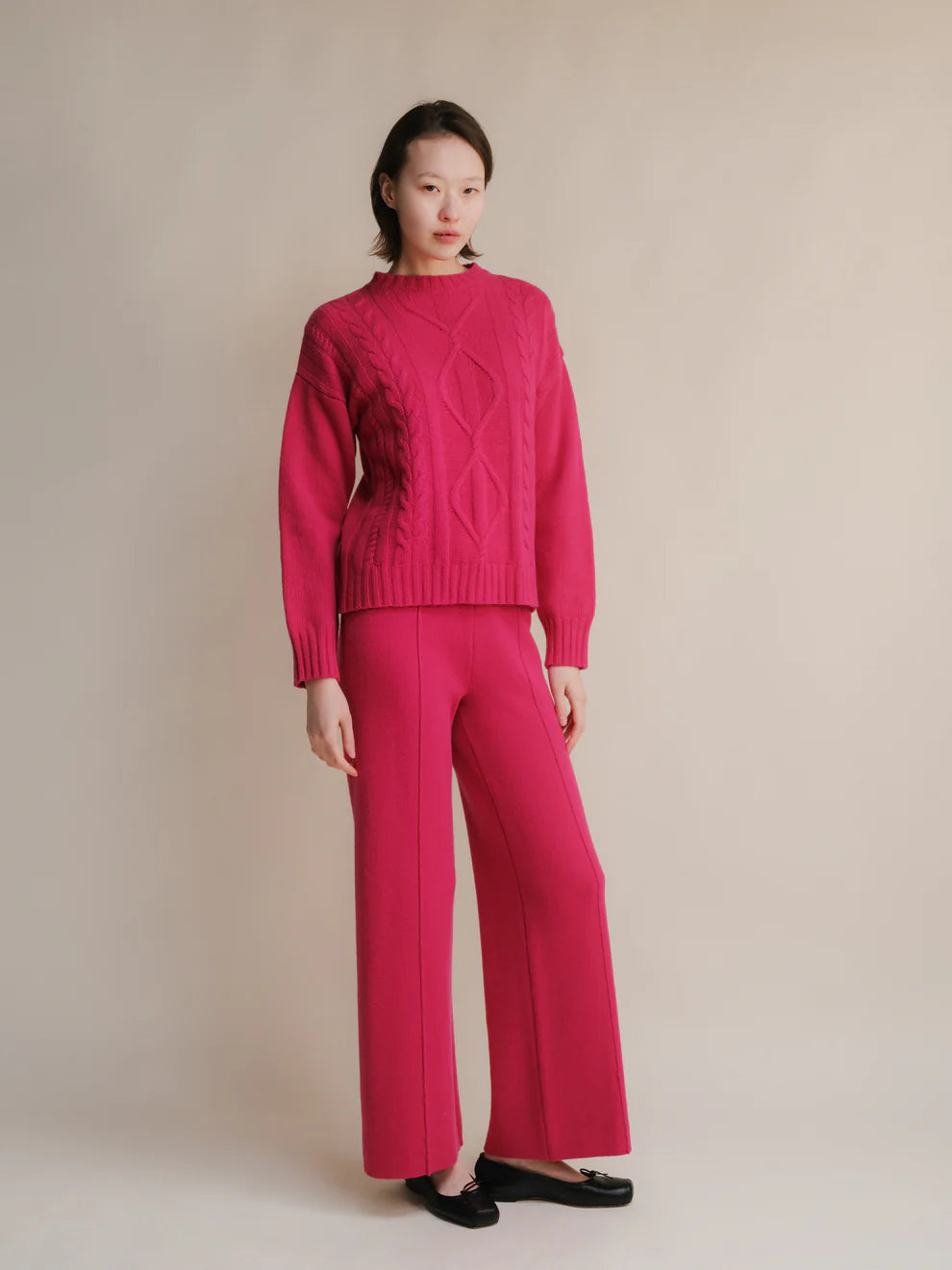 Kashmir-sekoitteiset yksiväriset housut