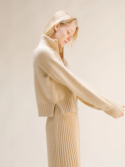 Kashmirsekoitteinen korkeakauluksinen neulepusero vetoketjulla