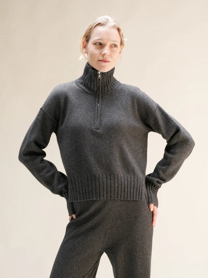 Kashmirsekoitteinen korkeakauluksinen neulepusero vetoketjulla