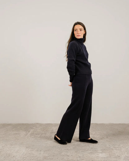 Kashmir-sekoitteiset yksiväriset housut