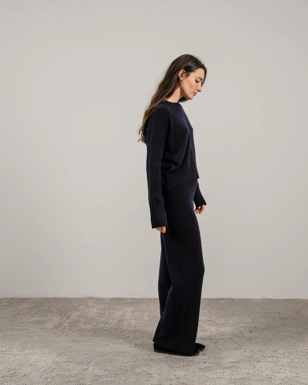 Kashmir-sekoitteiset yksiväriset housut