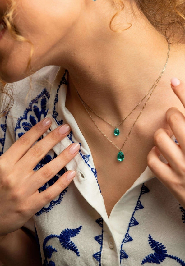 Viistehiottu päärynäriipuskaulakoru Js.0049