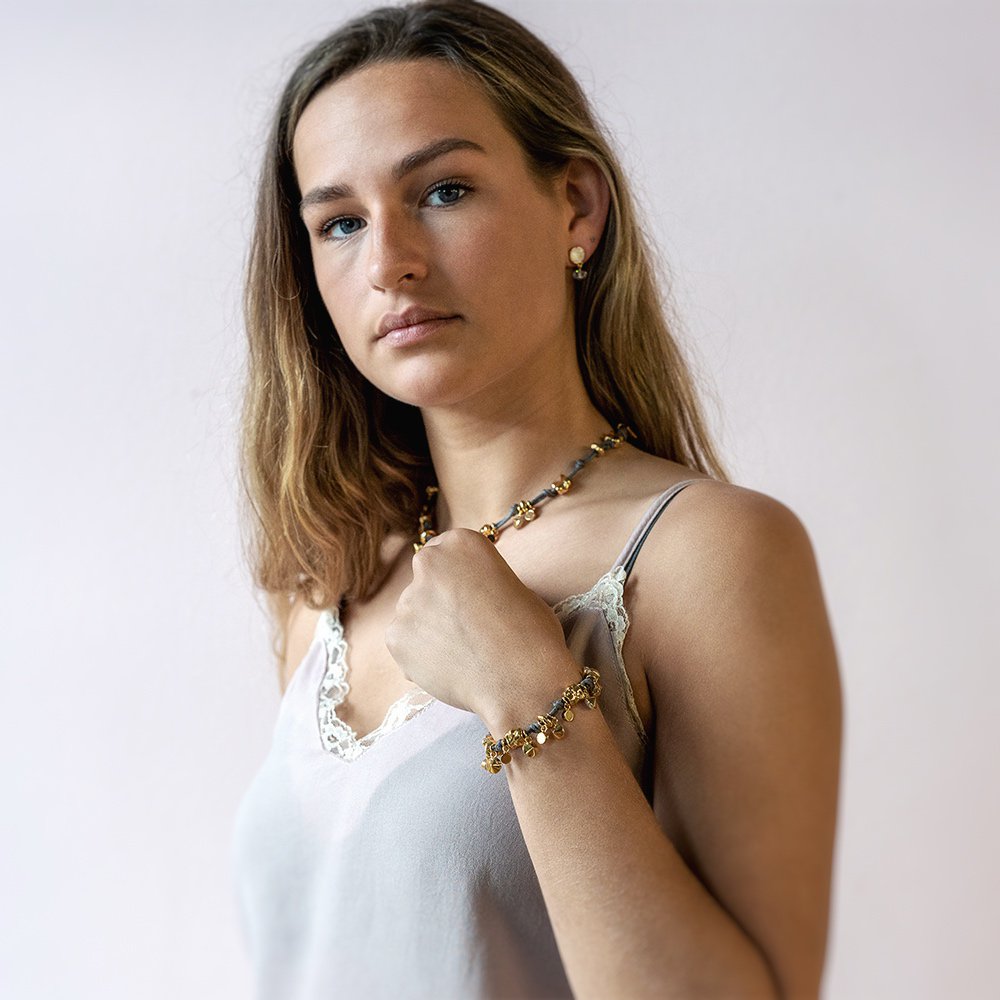 Classic White kaulakoru