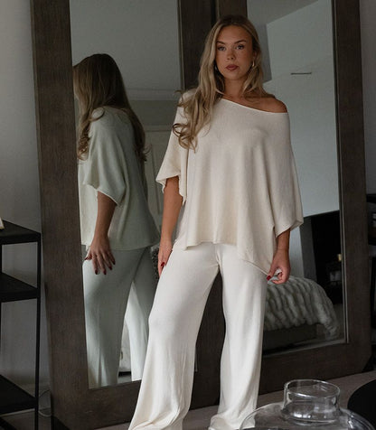 Neuleasu valkoinen GIULIA