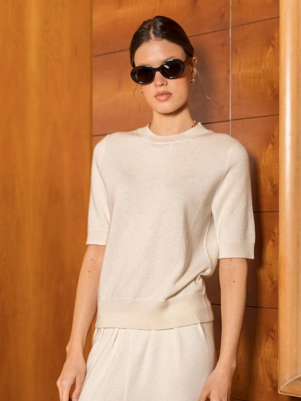 Roma neulepusero, luonnonvalkoinen