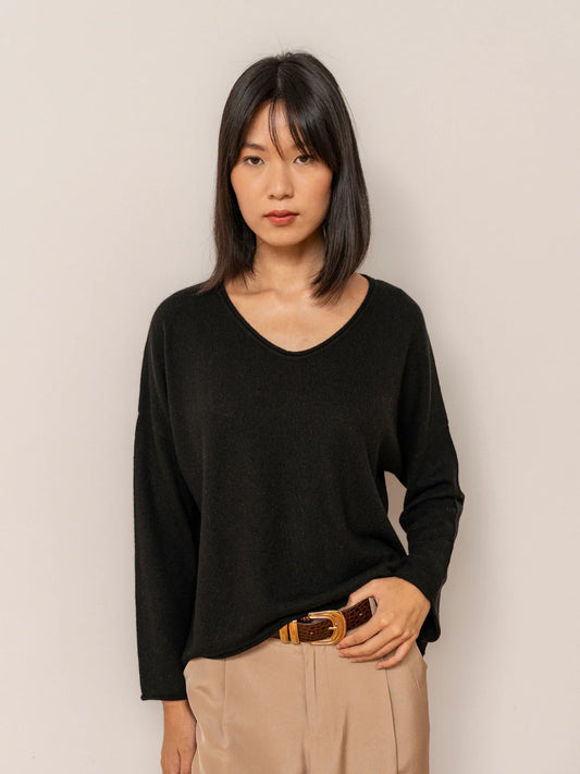 Anais neulepusero, musta